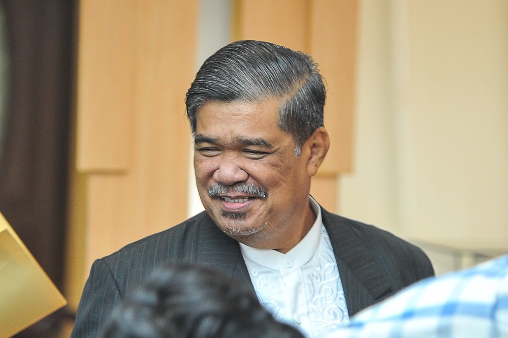 Mat Sabu welcomes ex-Umno leaders at Amanah event | Malay Mail