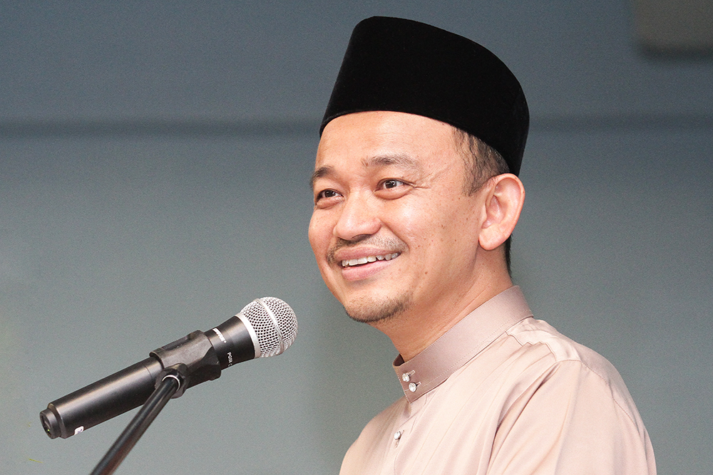 Education Minister Maszlee Malik gives a speech during a breaking of fast gathering at SMK Persint 11(1) in Putrajaya June 6, 2018. u00e2u20acu201d Picture by Miera Zulyana