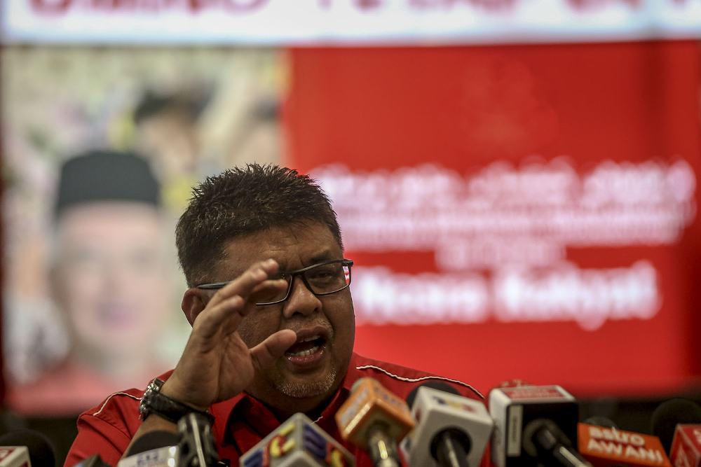 Umno executive secretary Datuk Seri Ab Rauf Yusoh speaks during the press conference in Kuala Lumpur June 17, 2018. u00e2u20acu201d Picture by Hari Anggara