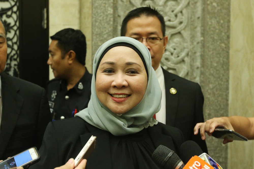 Sarawaku00e2u20acu2122s Assistant Minister of Law, State-Federal Relations and Project Monitoring, Sharifah Hasidah Sayeed Aman, speaks to reporters at the Federal Court in Kuala Lumpur June 22, 2018. u00e2u20acu201d Picture by Azinuddin Ghazali