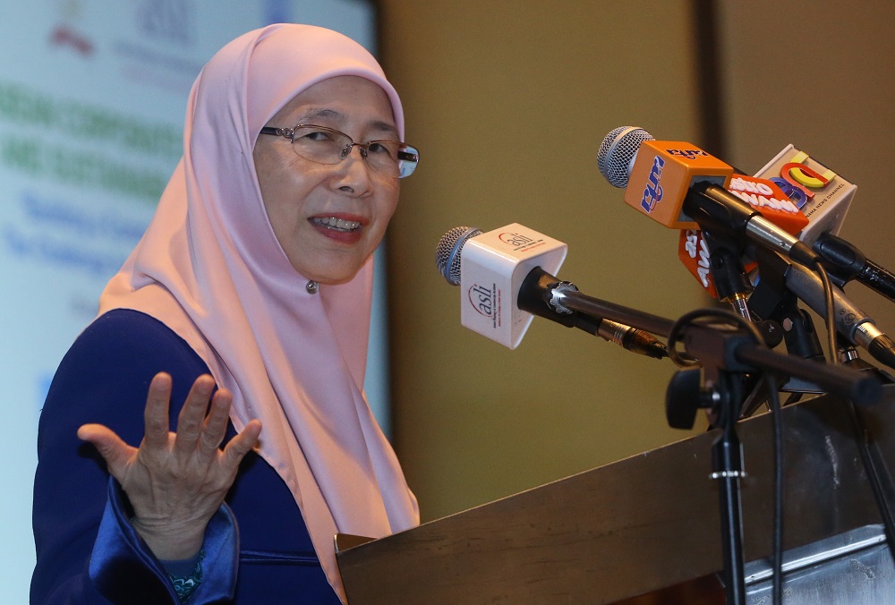 Deputy Prime Minister Datuk Seri Wan Azizah Wan Ismail delivers her speech during the Asean Corporate Responsibility and Sustainability Summit 2018 in Petaling Jaya June 25, 2018. u00e2u20acu201d Picture by Zuraneeza Zulkifli