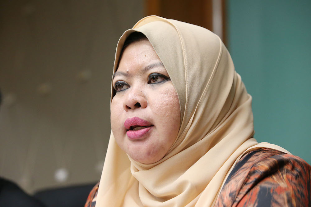 Rural and Regional Development Minister Rina Harun speaks at a special press conference in Putrajaya June 27, 2018. u00e2u20acu201d Picture by Azinuddin Ghazali 