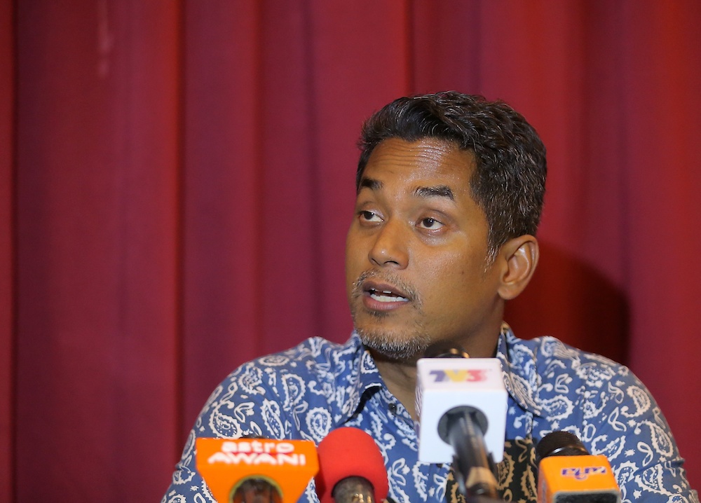 Khairy Jamaluddin speaks at an event in Ipoh June 28, 2018. u00e2u20acu201d Picture by Farhan Najib