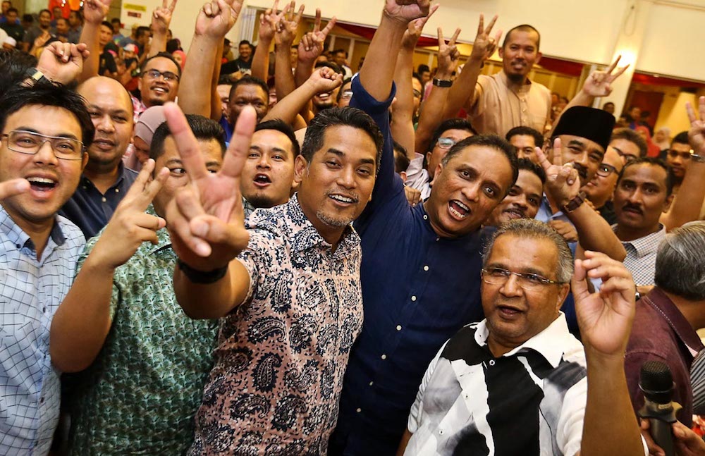 Khairy Jamaluddin takes a group photo with supporters at an event in Safira Country Club, Bandar Seberang Jaya June 28, 2018. u00e2u20acu201d Picture by Sayuti Zainudin