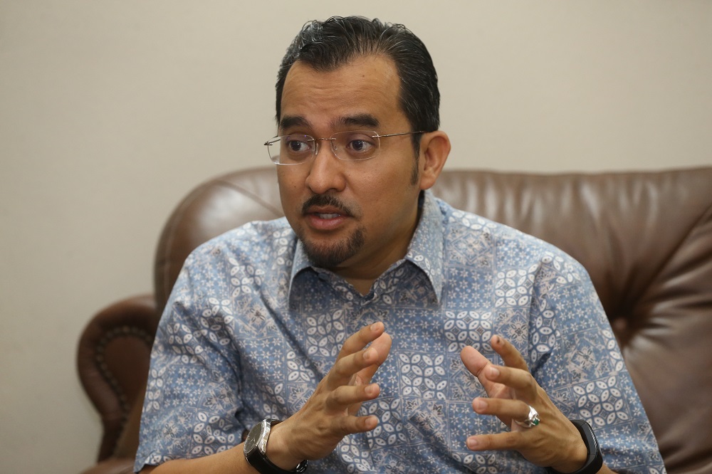 Umno Youth chief Datuk Asyraf Wajdi Dusuki speaks to Malay Mail during an interview in Petaling Jaya June 29, 2018. u00e2u20acu201d Picture by Zuraneeza Zulkifli