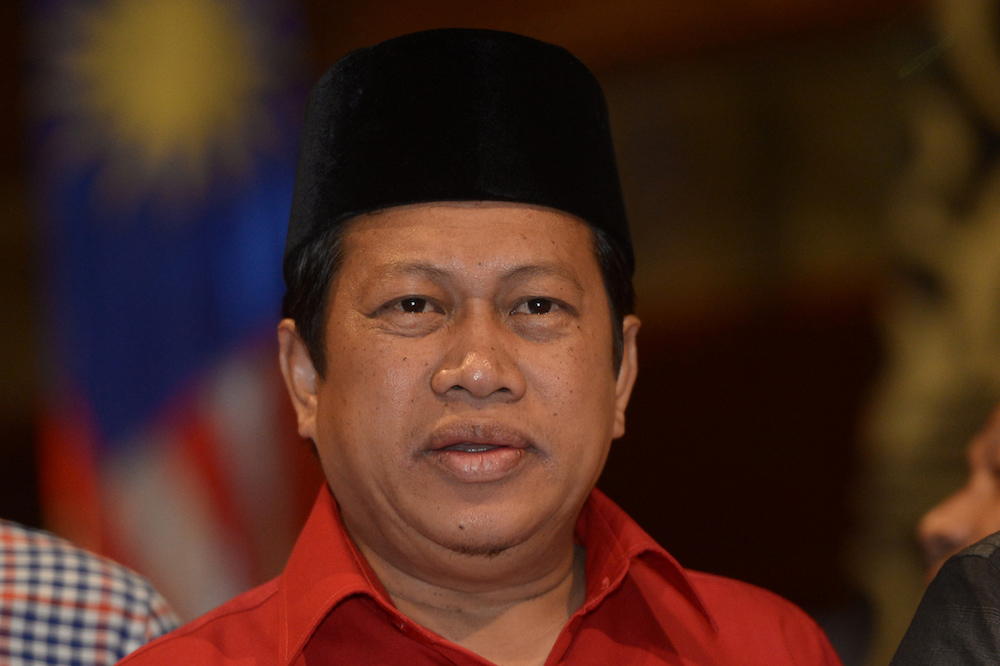 Datuk Ahmad Maslan Rahim at the Umno Kuala Lumpur Aidilfitri celebration in PWTC June 25, 2018. u00e2u20acu201d Picture by Mukhriz Hazim