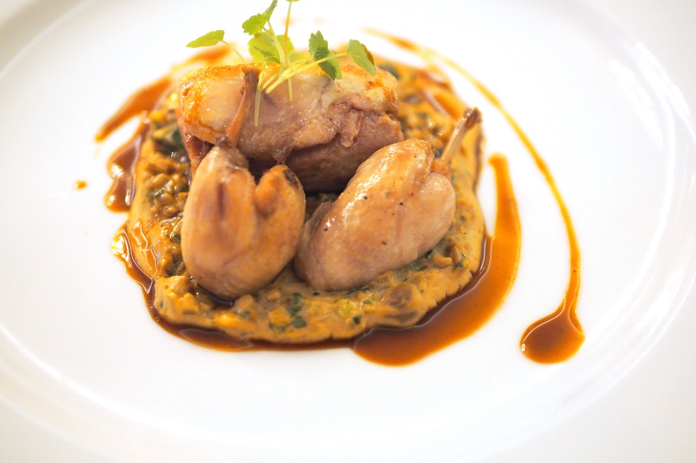 A rich and decadent pairing of roasted jumbo quail, smoked porcini puree, cepes confit, truffle oil and chicken jus together with Black Art 5.01. 