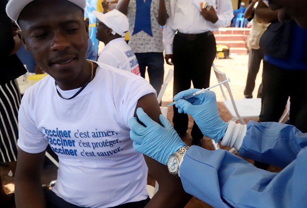  A World Health Organization (WHO) worker administers a vaccination during the launch of a campaign aimed at beating an outbreak of Ebola in the port city of Mbandaka, Democratic Republic of Congo May 21, 2018. u00e2u20acu201d Reuters pic