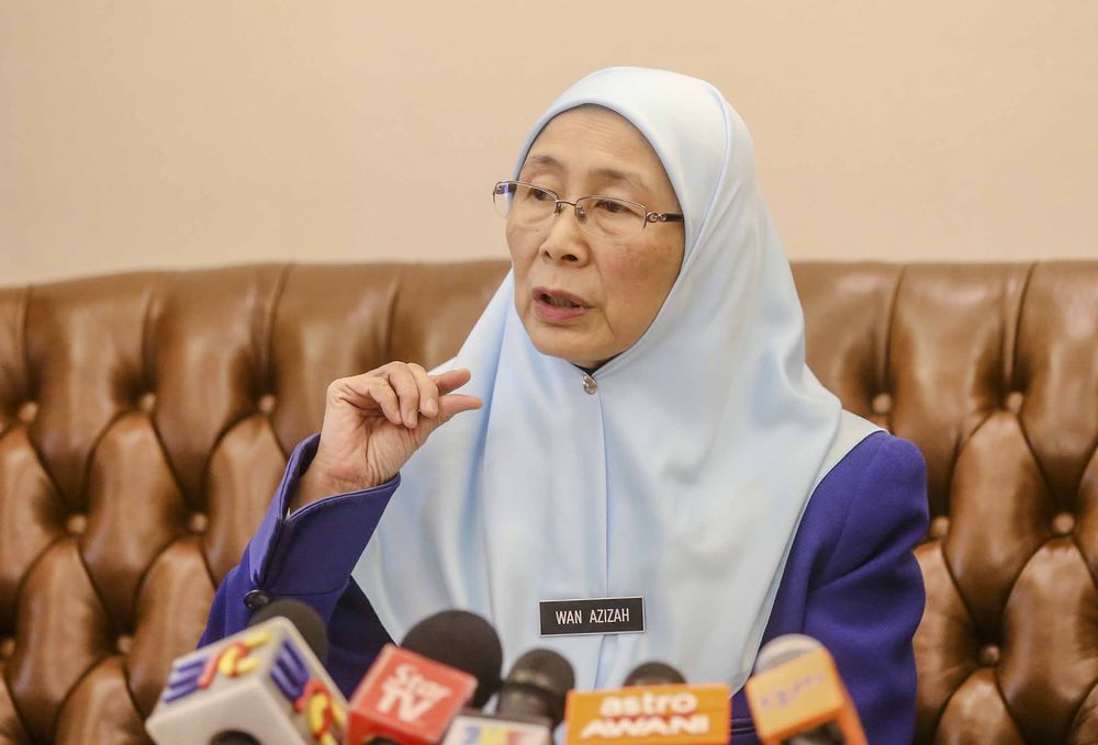 Deputy Prime Minister Datuk Seri Dr Wan Azizah Wan Ismail speaks during a press conference at Perdana Putra Complex in Putrajaya, June 8, 2018. u00e2u20acu201d Picture by Firdaus Latif