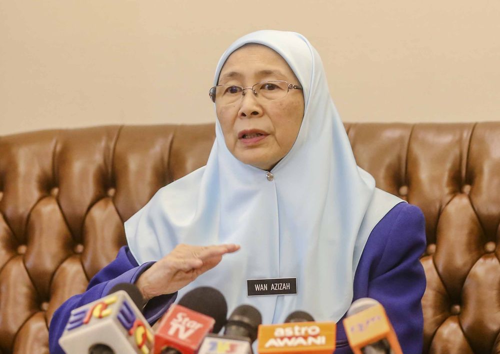 Deputy Prime Minister Datuk Seri Dr Wan Azizah Wan Ismail speaks during a press conference at Perdana Putra Complex in Putrajaya, June 8, 2018. u00e2u20acu201d Picture by Firdaus Latif