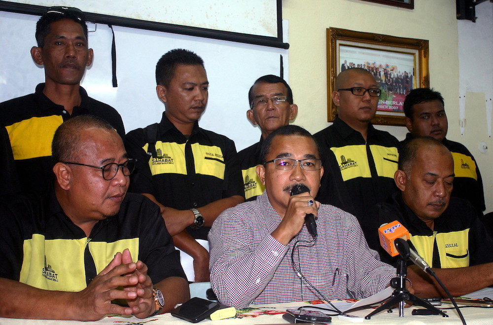 Bagan Serai MP Datuk Dr Noor Azmi Ghazali announces his decision to quit Umno and Barisan Nasional during a press conference in Baga Serai June 24, 2018. u00e2u20acu201d Bernama pic