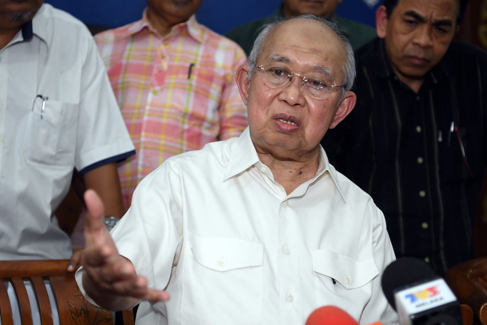 Tengku Razaleigh Hamzah speaks during a press conference in Melaka June 25, 2018. u00e2u20acu201d Bernama pic