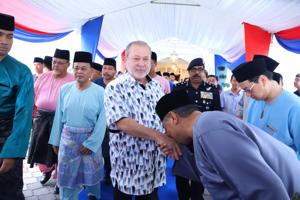 Johoru00e2u20acu2122s Sultan Ibrahim Sultan Iskandar arrives at Johor Mentri Besar Datuk Osman Sapianu00e2u20acu2122s open house at his official residence in Saujana, Johor Baru June 15, 2018. u00e2u20acu201d Picture courtesy of the Johor Royal Press Office