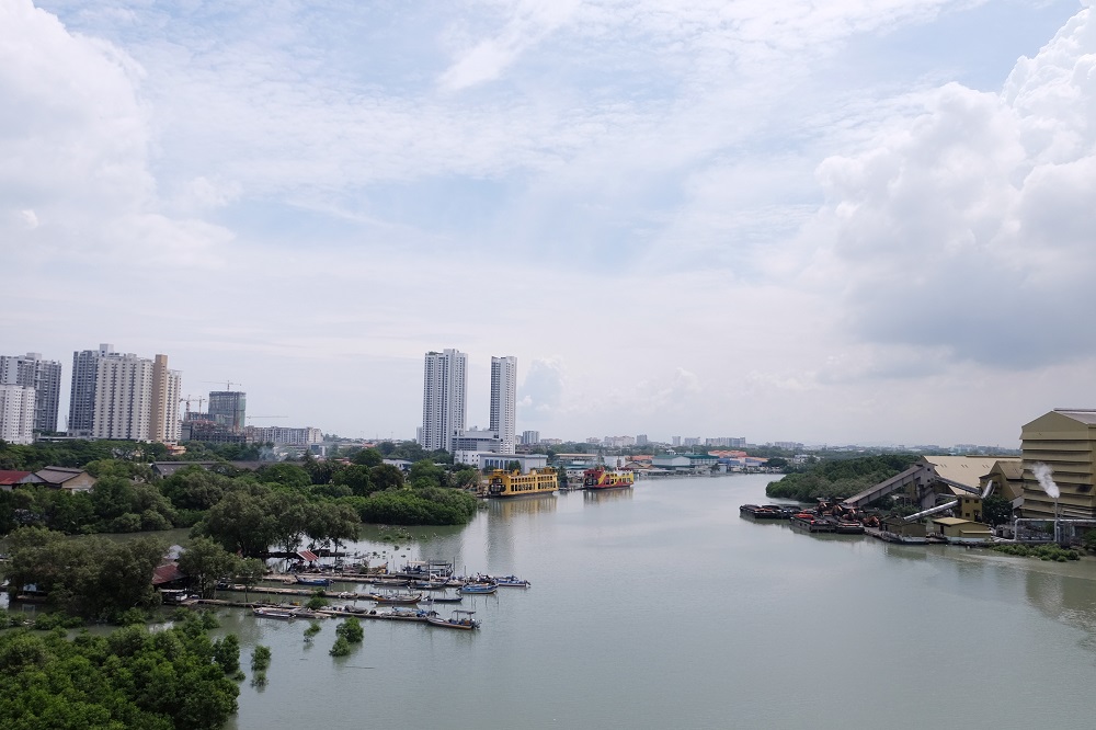 The Sungai Perai is a Class III river and it can be rehabilitated to be a focal recreational public space.