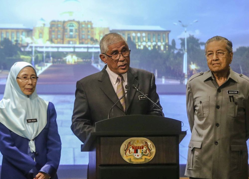 Tan Sri Abu Kassim Mohamed speaks during a press conference at the Perdana Putra Complex in Putrajaya June 8, 2018. u00e2u20acu201d Picture by Firdaus Latif