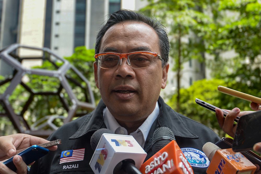 Malaysian Fish Farmers Association deputy president Mohamed Razali Mohamed speaks to reporters outside Ilhan Tower, Kuala Lumpur June 12, 2018. u00e2u20acu201d Picture by Mukhriz Hazim