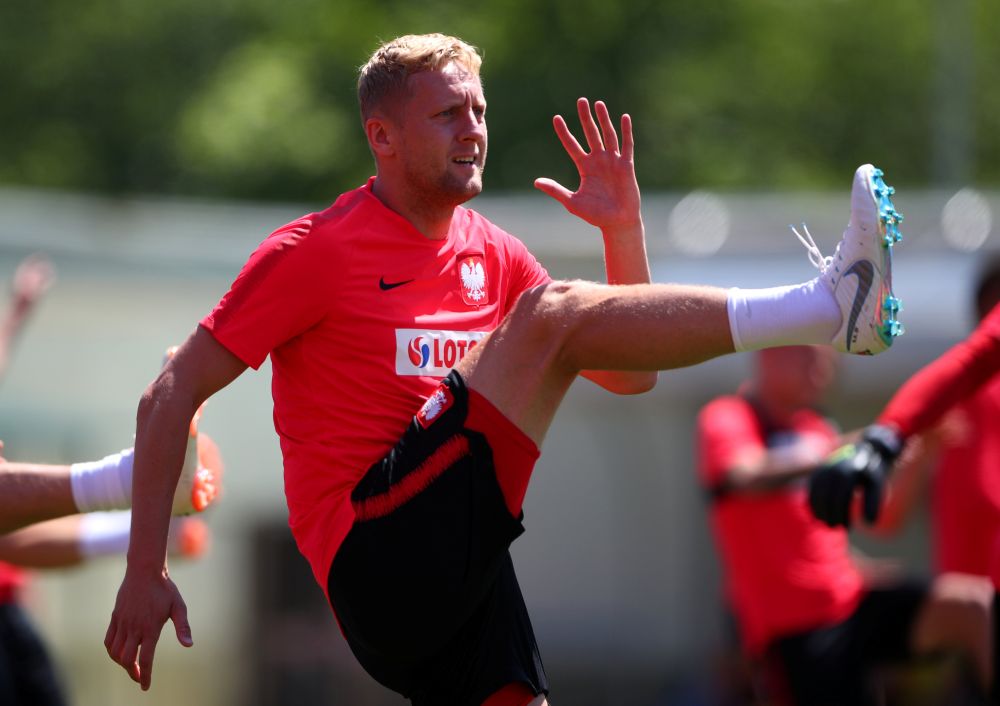 Polandu00e2u20acu2122s Kamil Glik is seen during training in Sochi June 14, 2018. u00e2u20acu201d Reuters pic