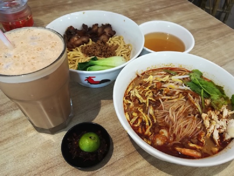 Sarawak ‘laksa’ and ‘kolo mee’ from Kuching Noodle House.