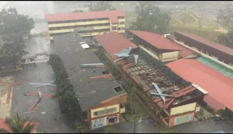 Strong winds blew off the roof of Sekolah Menengah Kebangsaan (SMK) Seri Pantai in Kampung Kerinchi. u00e2u20acu201d Picture via Facebook/FahmiFadzil