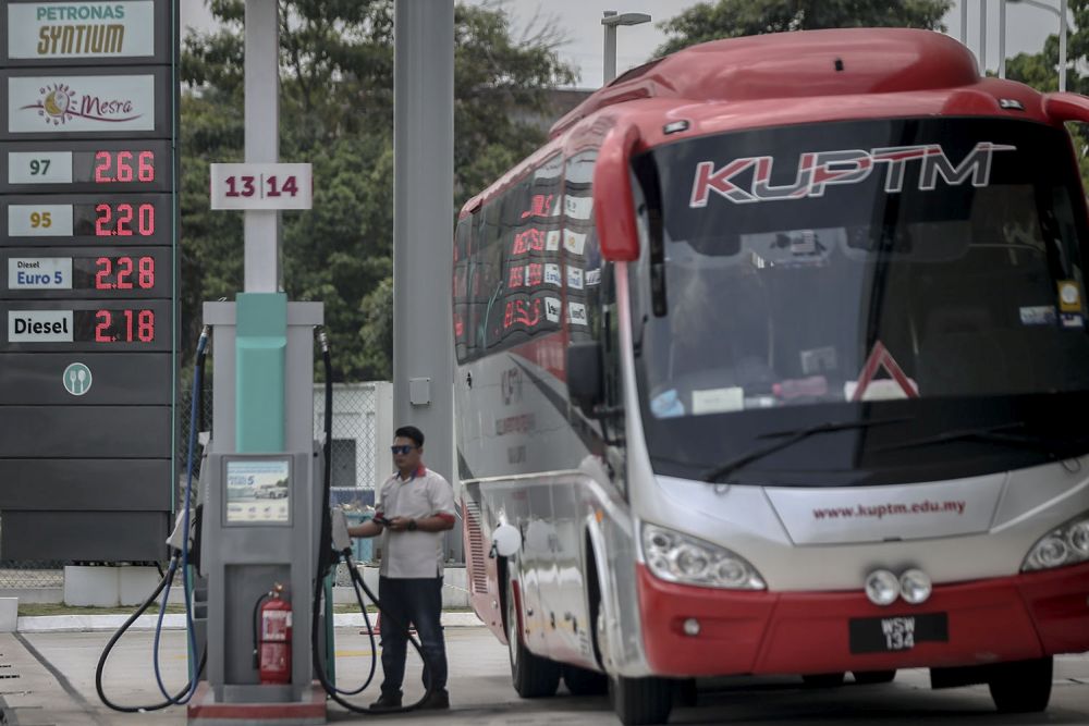 Fuel prices are displayed at a Petronas petrol station in Kuala Lumpur June 7, 2018. u00e2u20acu201d Picture by Hari Anggara