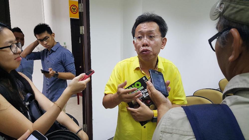 SUPP president Datuk Dr Sim Kui Hian speaks to reporters in Kuching June 10, 2018. u00e2u20acu201d Picture by Sulok Tawie