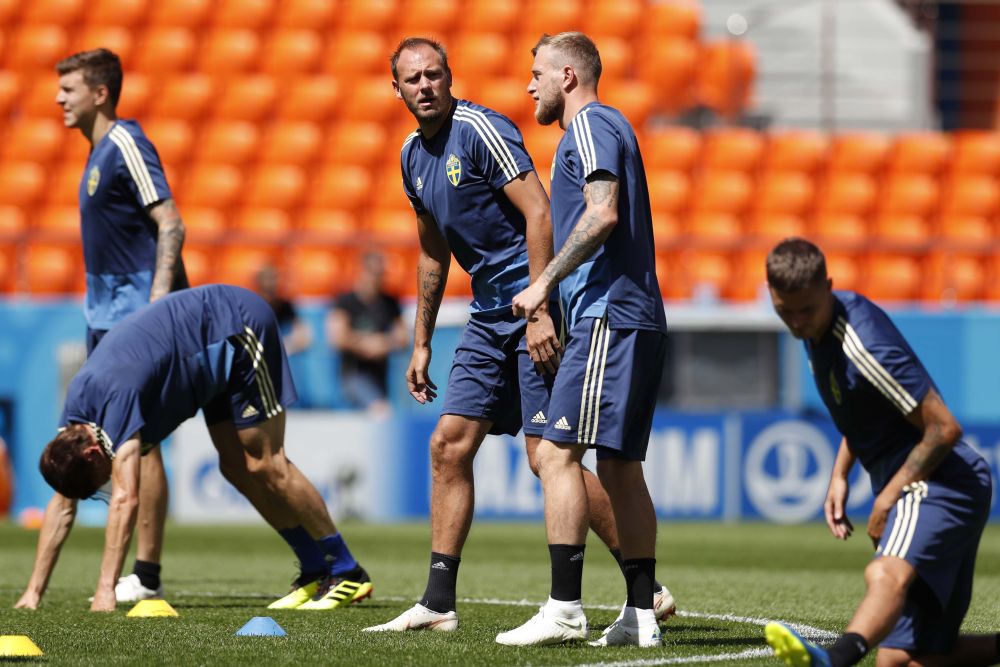 Sweden's Andreas Granqvist and John Guidetti are seen during a training session in Yekaterinburg June 27, 2018. u00e2u20acu2022 Reuters pic
