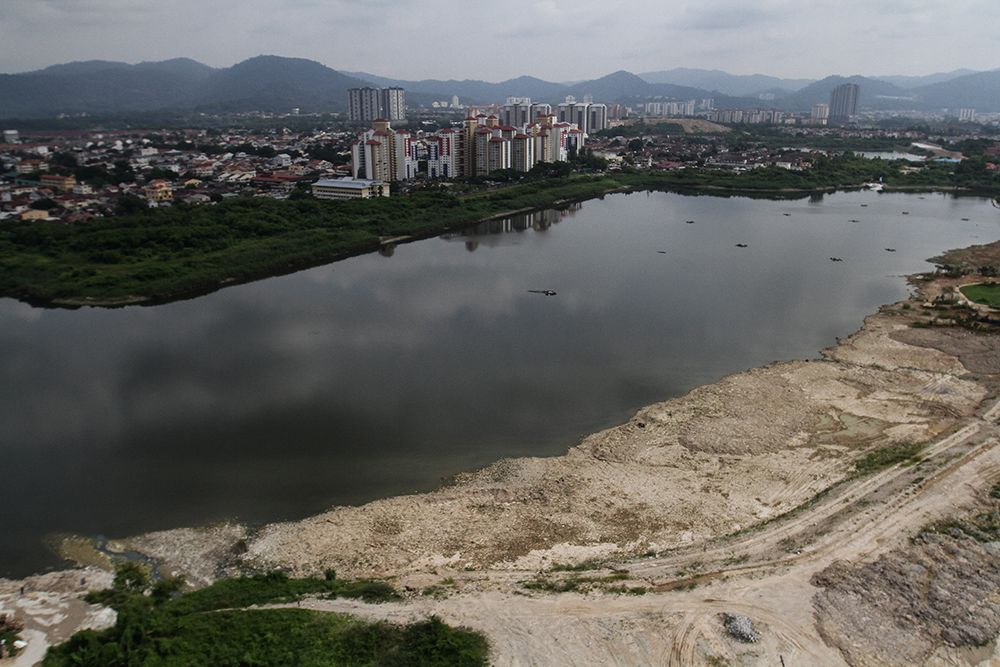 A view of the flood retention pond at Taman Wahyu in Kuala Lumpur June 16, 2018. u00e2u20acu2022 Picture by Miera Zulyana