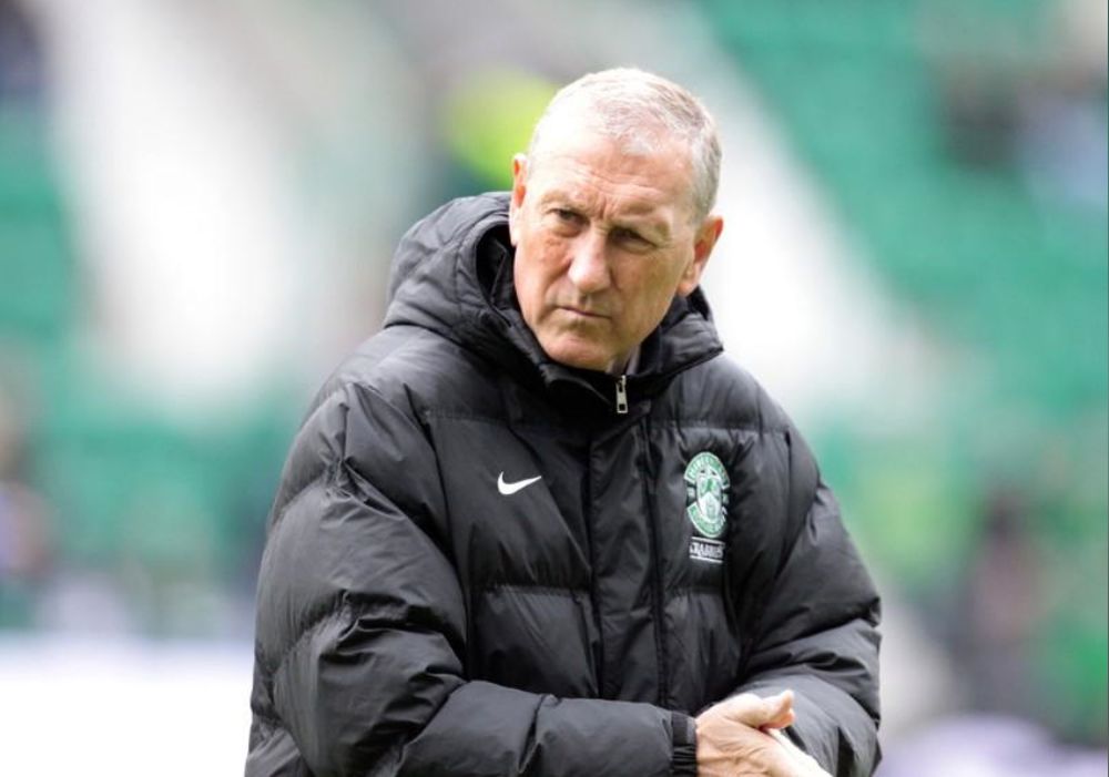 File picture shows Hibernian manager Terry Butcher during the Scottish Premiership Play-Off Final Second Leg match at Easter Road, Edinburgh, May 25, 2014. u00e2u20acu201d Graham Stuart Livepic via Reuters