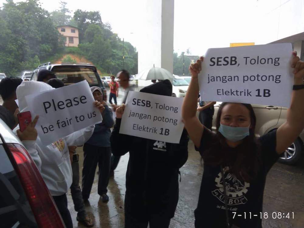 Tenants of 1Borneo Hypermall pleading for help as they claim it is unfair for their business to be affected by the mallu00e2u20acu2122s failure to settle their electricity bill.