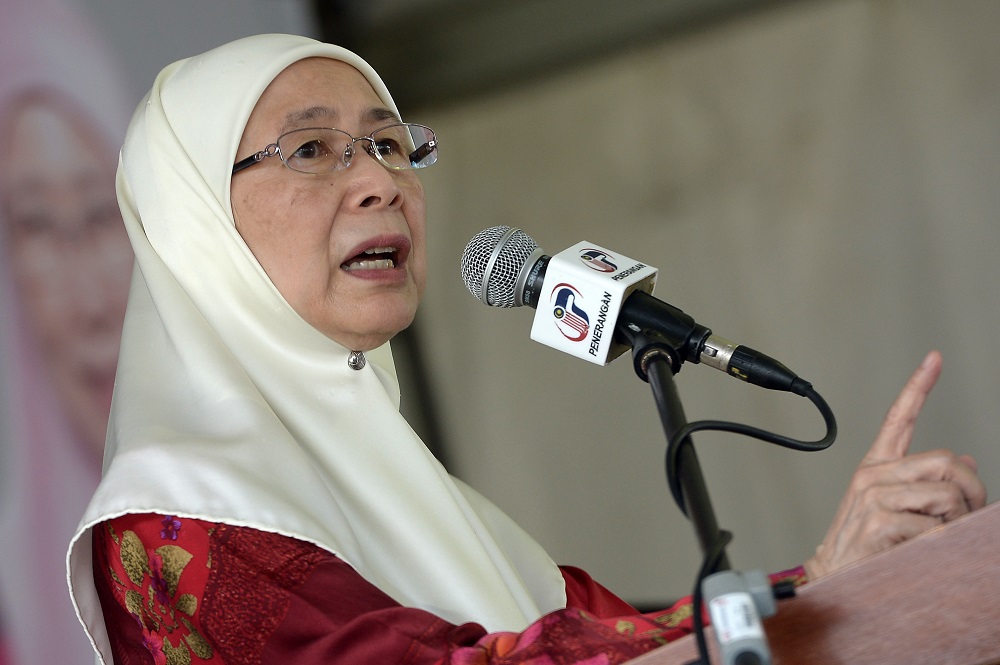 Deputy Prime Minister Datuk Seri Dr Wan Azizah Wan Ismail speaks during a Hari Raya celebration in Setiawangsa July 1 2018. u00e2u20acu201d Picture by Mukhriz Hazim
