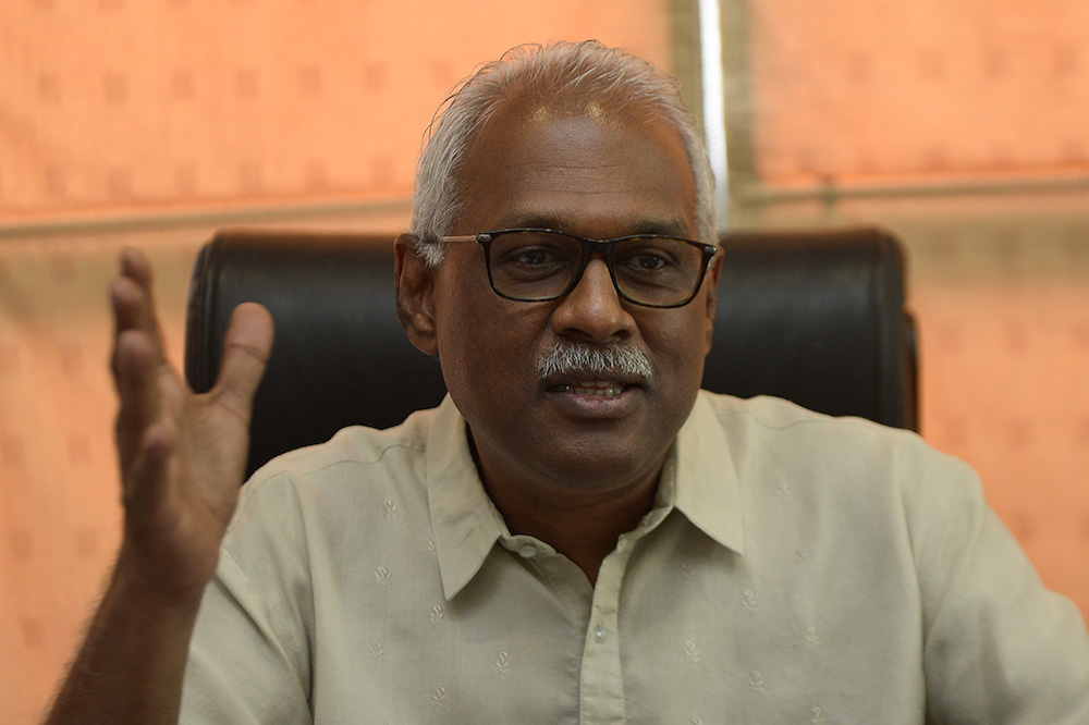 Klang MP Charles Santiago speaks during a press conference at his office in Bandar Bukit Tinggi July 8, 2018. u00e2u20acu201d Picture by Mukhriz Hazim