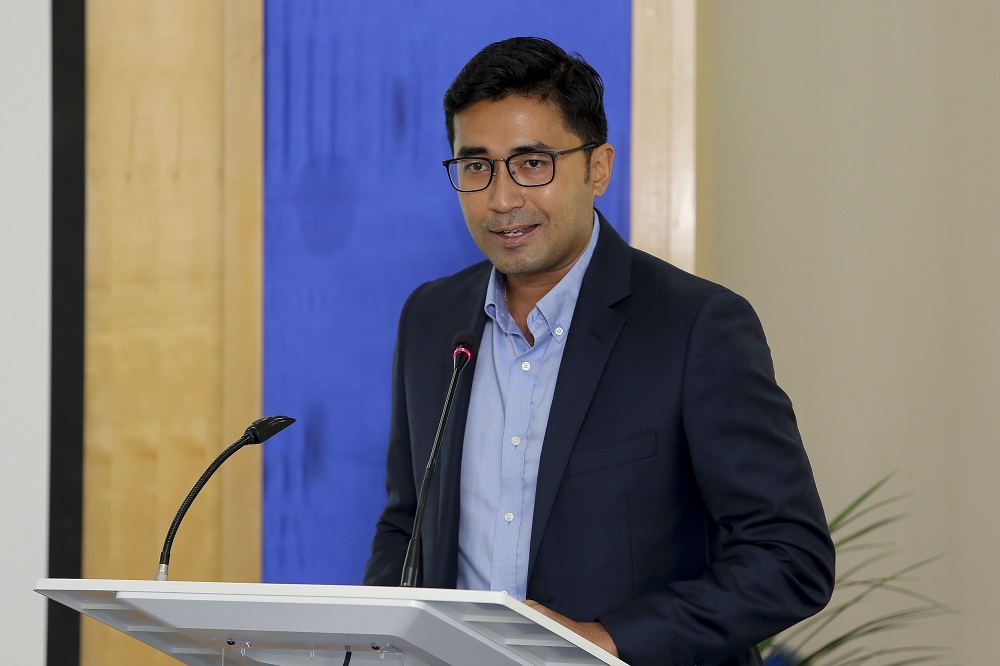 Maleva (M) Sdn Bhd executive director Keevan Raj delivers his presentation at PKFZ in Pulau Indah July 11, 2018. u00e2u20acu201d Picture by Yusof Mat Isa