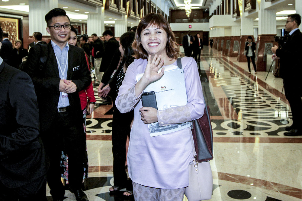 Deputy Education Minister Teo Nie Ching arrives in Parliament July 23, 2018. u00e2u20acu201d Picture by Hari Anggara