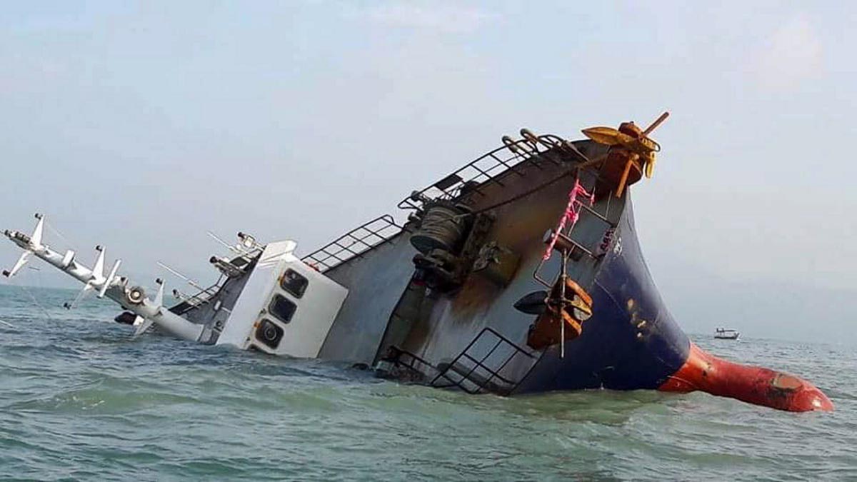 A Chinese cargo ship sank after it collided with a shipwreck near the Penang Straits. u00e2u20acu201dPicture courtesy of MMEA 