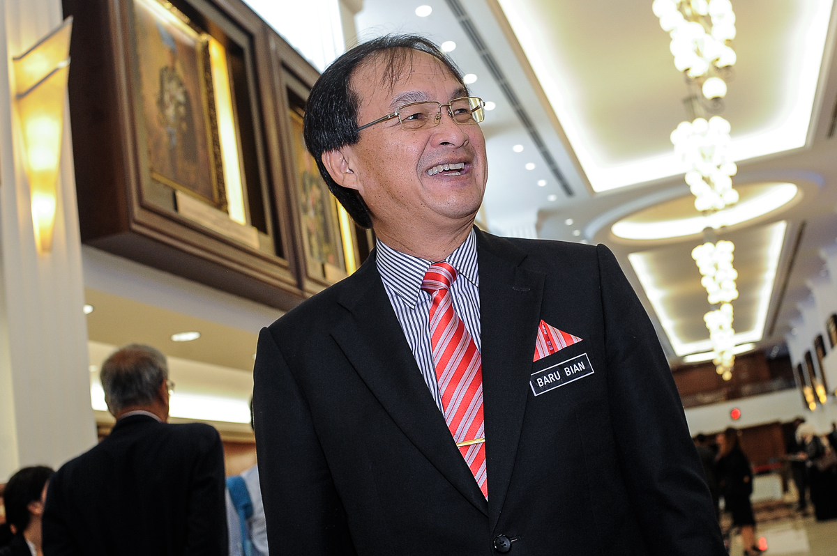 Works Minister Baru Bian arrives in Parliament July 26, 2018. u00e2u20acu201d Picture by Shafwan Zaidon