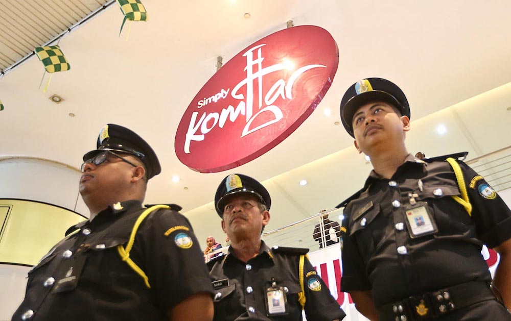The police presence during a protest at Komtar in George Town July 27, 2018. — Picture by Sayuti Zainudin