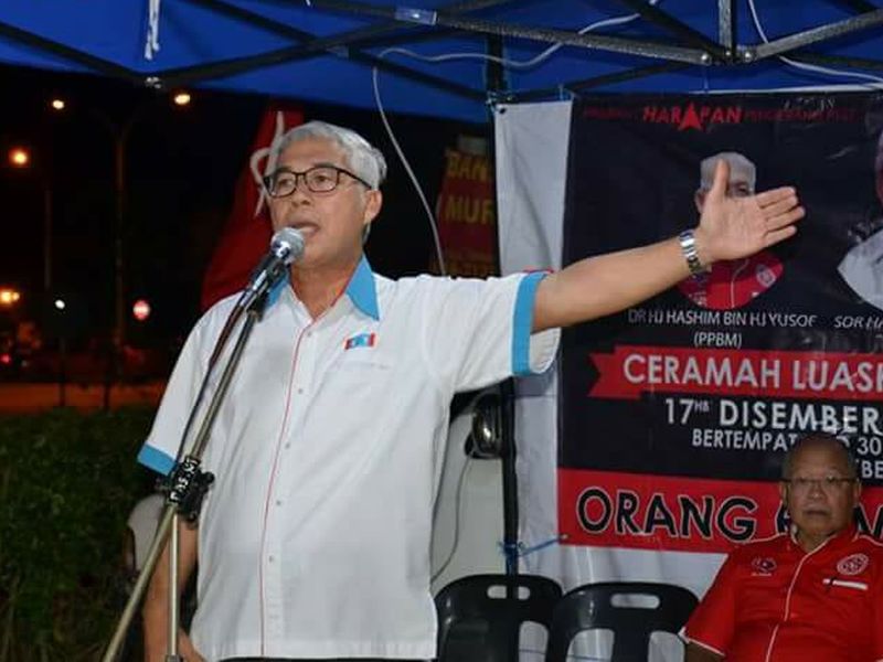 Hassan Abdul Karim didakwa menerbitkan kenyataan menghasut melibatkan Tan Sri Khalid Ibrahim, exco dan Sultan Selangor. u00e2u20acu201d Foto ihsan Facebook/Hassan Karim