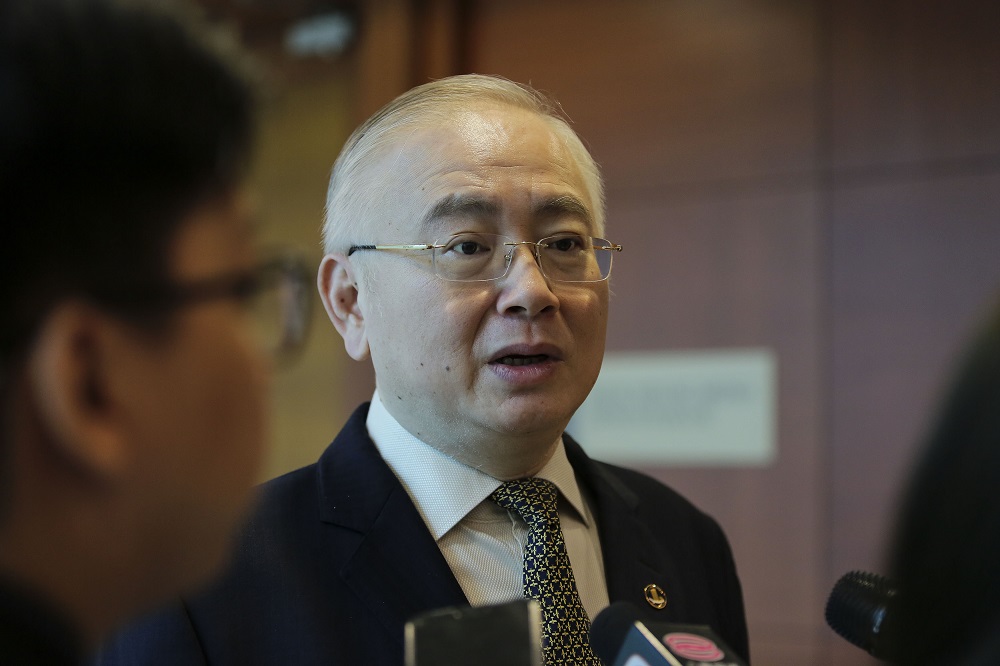 Datuk Seri Wee Ka Siong speaks to reporters at the Parliament lobby in Kuala Lumpur July 31, 2018. u00e2u20acu201d Picture by Yusof Mat Isa