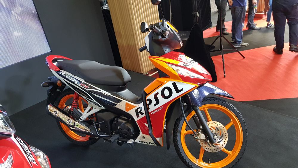 The new Dash 125 received several value-added upgrades from its previous model, the Wave Dash. u00e2u20acu201d Picture by YS Khong