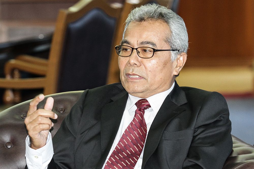 Entrepreneur and Co-operative Development Minister Mohd Redzuan Yusof speaks to reporters at Menara Usahawan in Putrajaya July 3, 2018. u00e2u20acu2022 Picture by Miera Zulyana