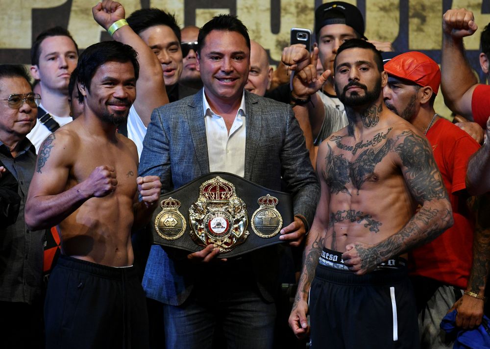 Manny Pacquiao (left) and Lucas Matthysse (right) pose during the weigh-in for their WBA welterweight championship fight in Kuala Lumpur, Malaysia July 14, 2018. u00e2u20acu201d Reuters pic