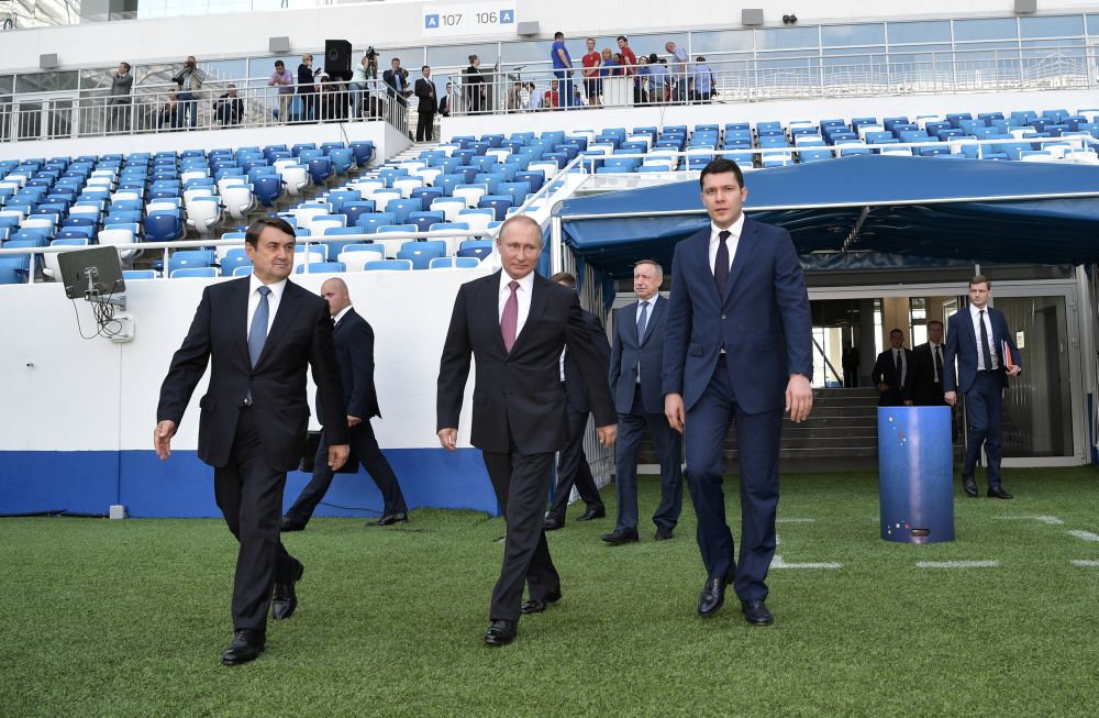 Russia's President Vladimir Putin (centre) visits Kaliningrad Stadium before a meeting with sports officials to discuss the football World Cup and other sports issues in Kaliningrad, Russia July 20, 2018. u00e2u20acu2022 Reuters pic