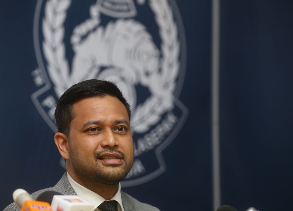 Football Association of Malaysia Secretary General Stuart Michael Ramalingam speaks during a press conference in Petaling Jaya July 23, 2018. u00e2u20acu201d Picture by Zuraneeza Zulkifli