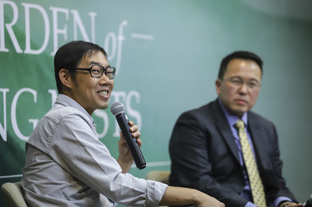 'The Garden of Evening Mists' director Tom Shu-Yu Lin (left) with writer Tan Twan Eng. 