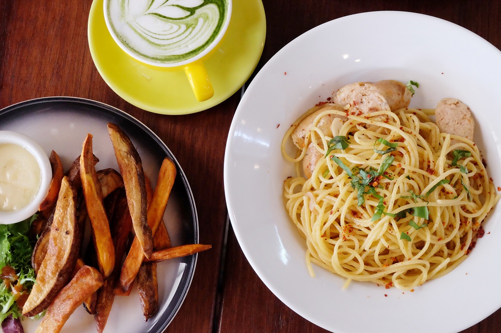 Mixed potato fries (left) and spaghetti Aglio Olio. 