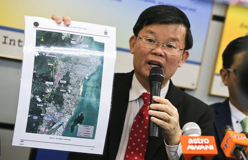 Penang Chief Minister Chow Kon Yeow speaks to the press regarding the new highway at Komtar July 13, 2018. u00e2u20acu201d Picture by Sayuti Zainudin