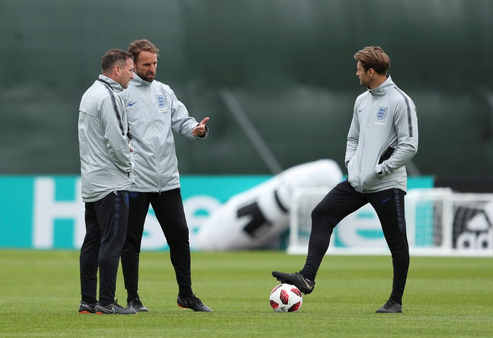 Coach Gareth Southgate speaks with team members during a training session in Saint Petersburg, Russia, July 2, 2018. u00e2u20acu201d Reuters pic