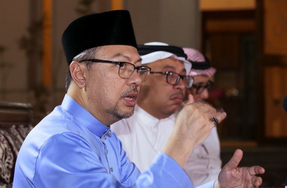 Malaysiau00e2u20acu2122s haj leader Datuk Seri Syed Salleh Abdul Rahman (left) with Southeast Asia Muassasah Supreme Council Chairman Muhammad Amin Hassan Andarqiri in Mecca, Saudi Arabia, July 22, 2018. u00e2u20acu201d Bernama pic