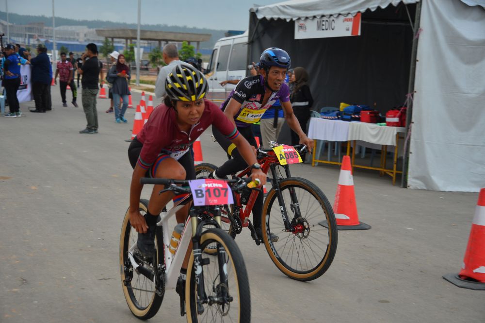 Duathlon participants also had to cycle for 20 kilometres.