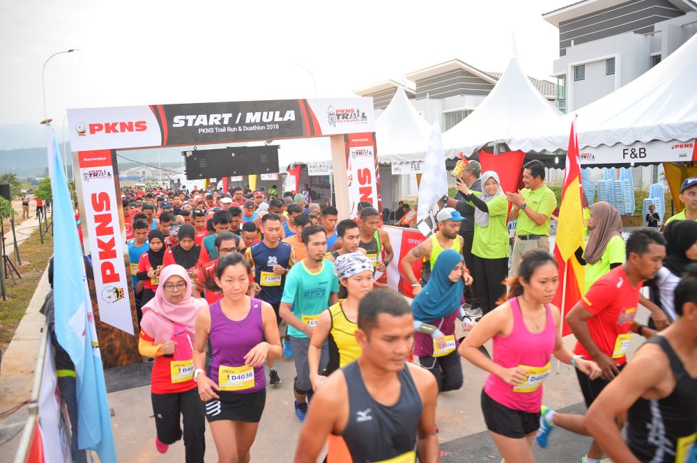 At the start of the PKNS Trail Run and Duathlon 2018.